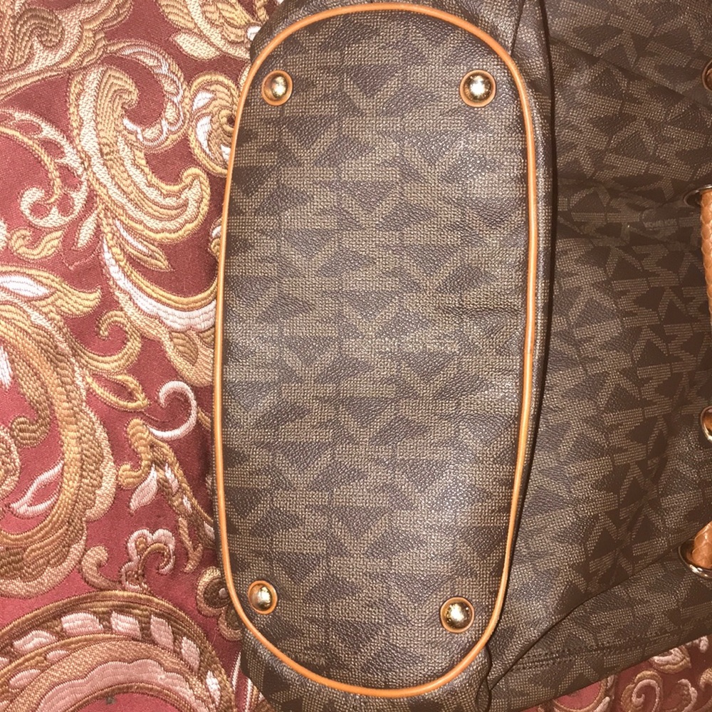 Authentic Michael Kors Handbag - image 3
